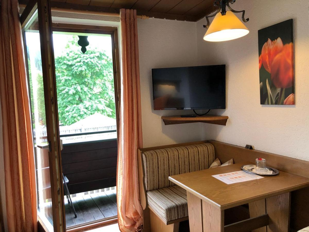 Gaestehaus Am Kurparkweg Hotel Reit im Winkl Bagian luar foto